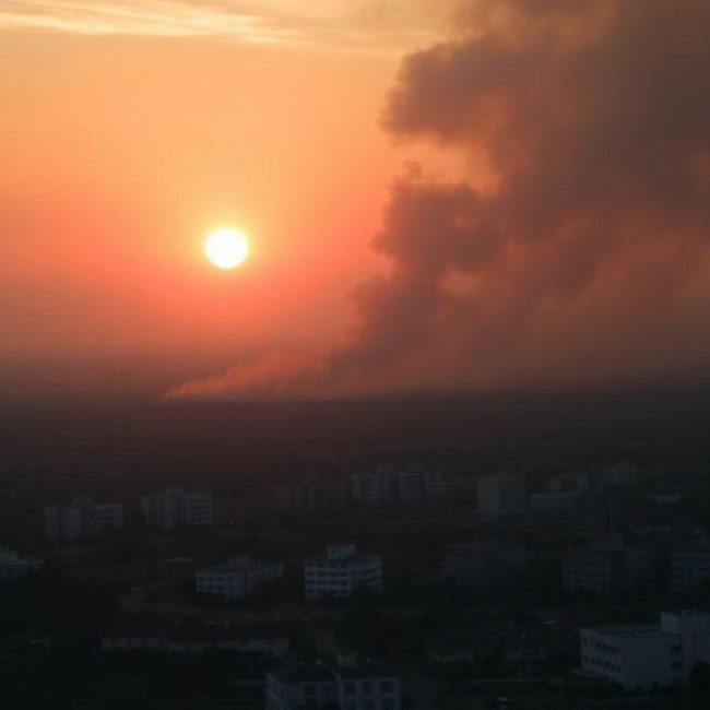 avanco-do-incendio-em-los-angeles-e-desacelerado-mas-alertas-de-clima-perigoso-permanecem