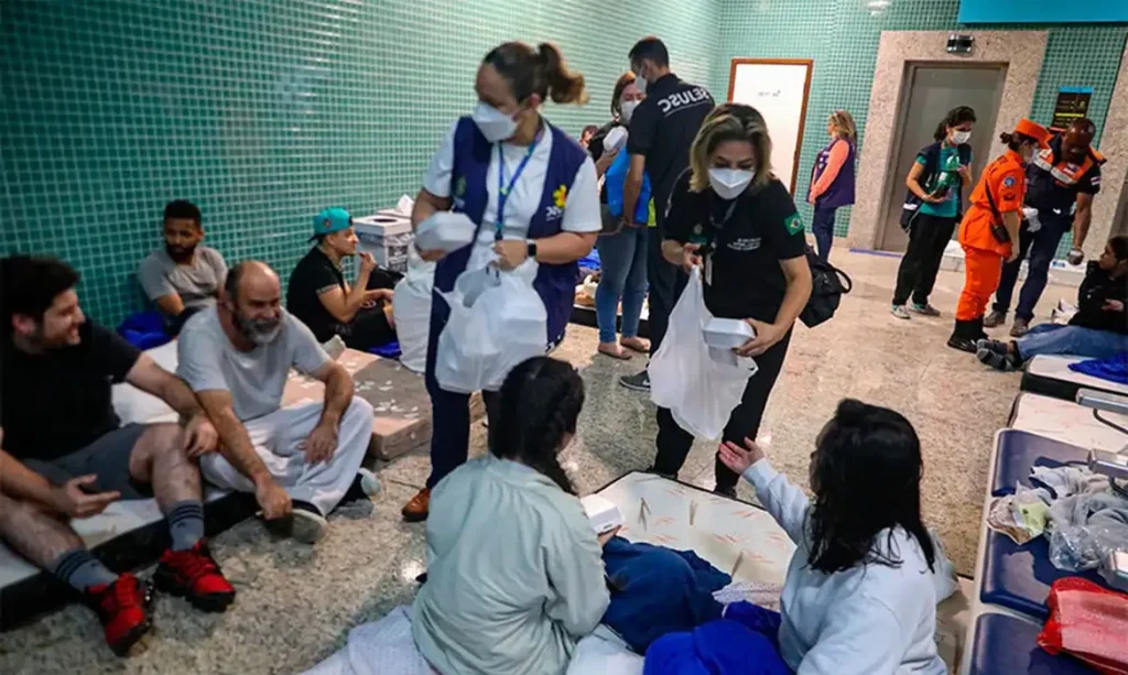 Deportados brasileiros dos EUA chegam em Manaus e são atendidos no Aeroporto