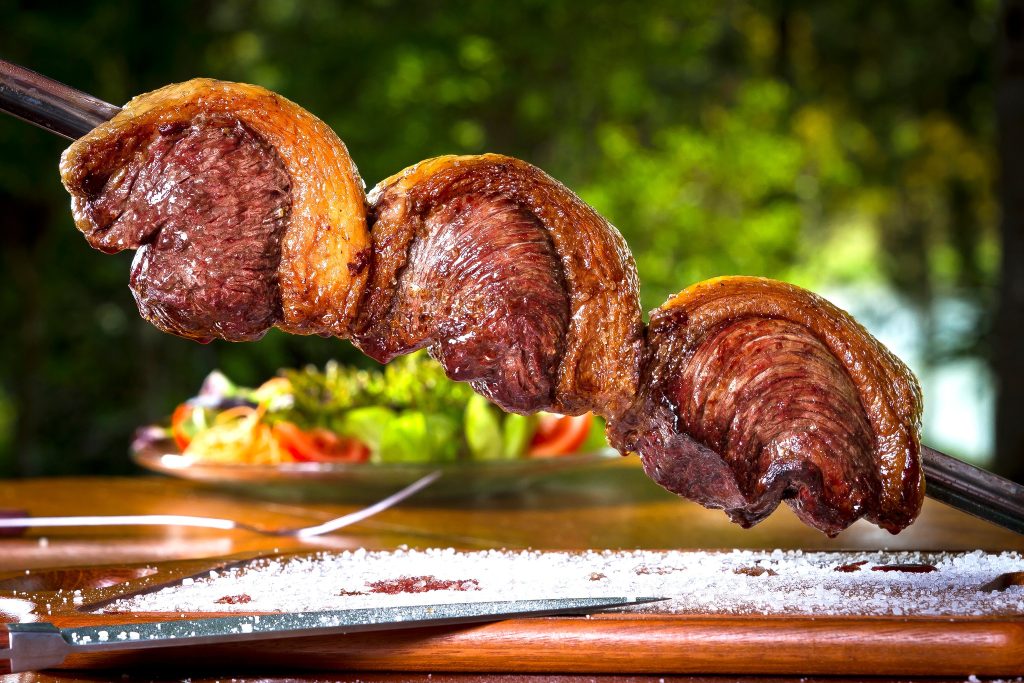 Experiência autêntica de churrasco brasileiro em Orlando: BoiBrazil Steakhouse.