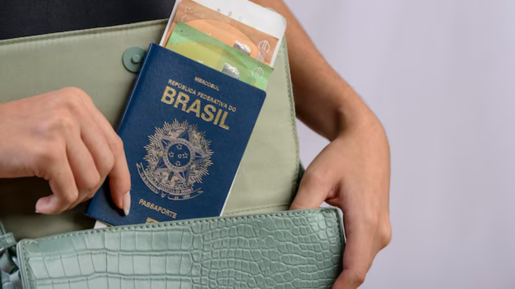 Você sabia da importância do seu passaporte e do que fazer se perder o visto americano?