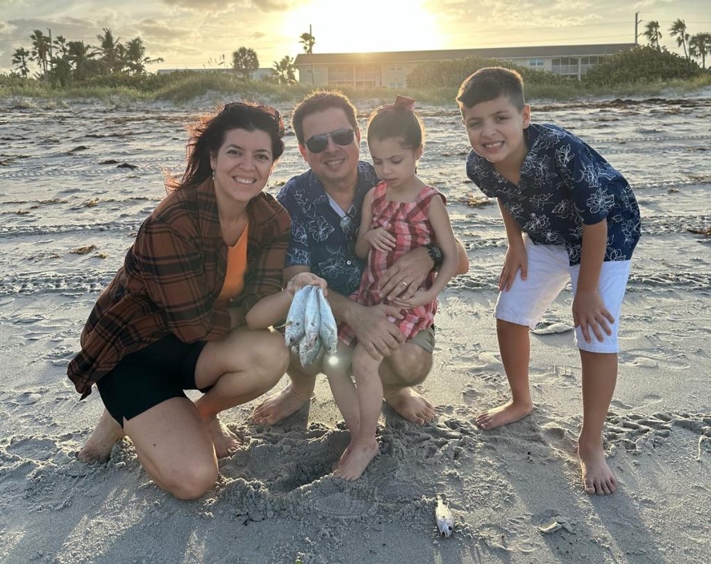 "Mães que transformam acolhimento em ação: a força por trás da comunidade TEA Orlando."