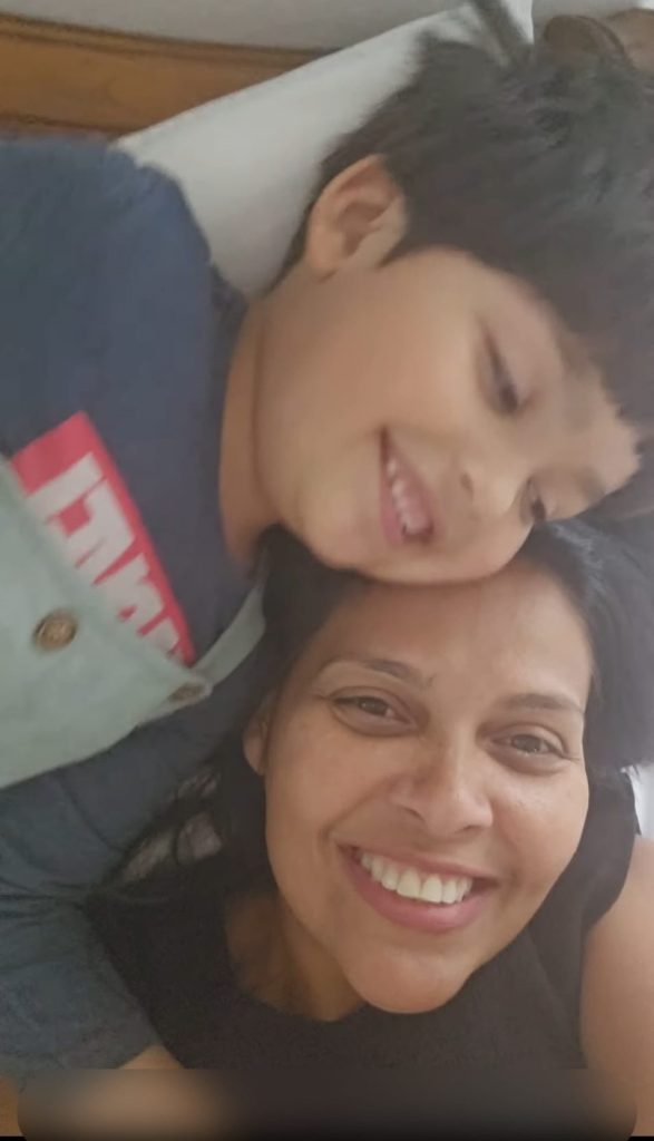 "Mães que transformam acolhimento em ação: a força por trás da comunidade TEA Orlando."