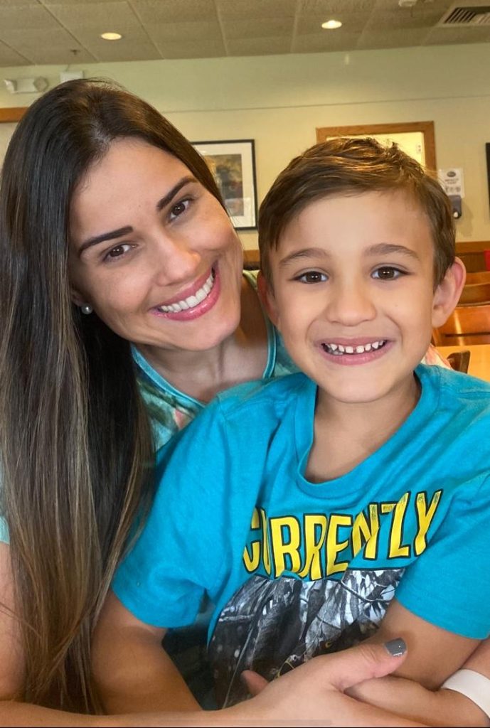 "Mães que transformam acolhimento em ação: a força por trás da comunidade TEA Orlando."