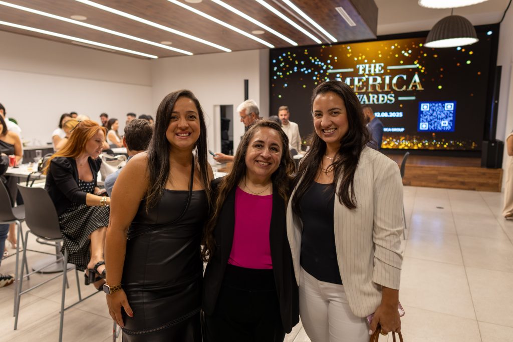 Evento do grupo Mídia América em Orlando marca o lançamento do primeiro livro do Mídia America Awards 2024 e reúne premiados de todas as edições.