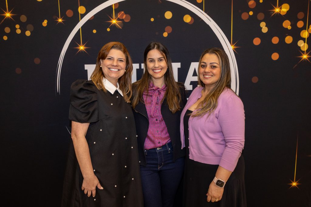 Evento do grupo Mídia América em Orlando marca o lançamento do primeiro livro do Mídia America Awards 2024 e reúne premiados de todas as edições.