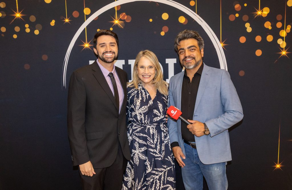 Evento do grupo Mídia América em Orlando marca o lançamento do primeiro livro do Mídia America Awards 2024 e reúne premiados de todas as edições.