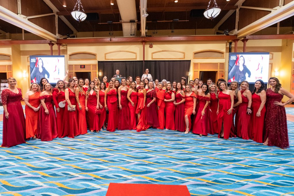 Lançamento da 2ª edição do livro ‘Negócios sobre Saltos’ movimenta Orlando com noite de inspiração e conexões.