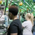 fabrica-em-louisville-demite-imigrantes-apos-fim-da-protecao-legal-do-governo-trump