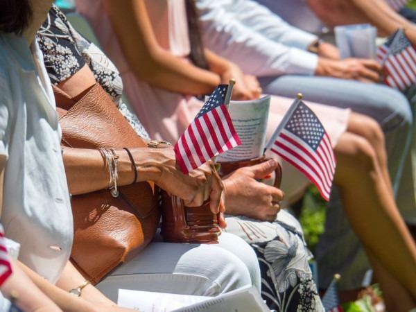 medo-de-deportacao-sob-trump-faz-milhoes-de-imigrantes-deixarem-o-trabalho-e-trava-colheitas