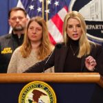 procuradorageral-pam-bondi-aciona-fbi-e-dea-para-proteger-agentes-e-instalacoes-do-ice