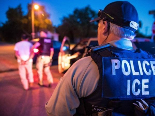 uscis-tera-agentes-de-aplicacao-da-lei-pela-primeira-vez-e-criticos-temem-mais-fiscalizacao