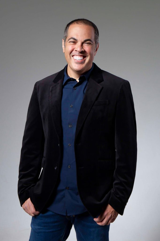 Richard Harary, brasileiro e referência em enxovais em Orlando, explica vantagens, tendências e dicas para montar o enxoval do bebê nos EUA.