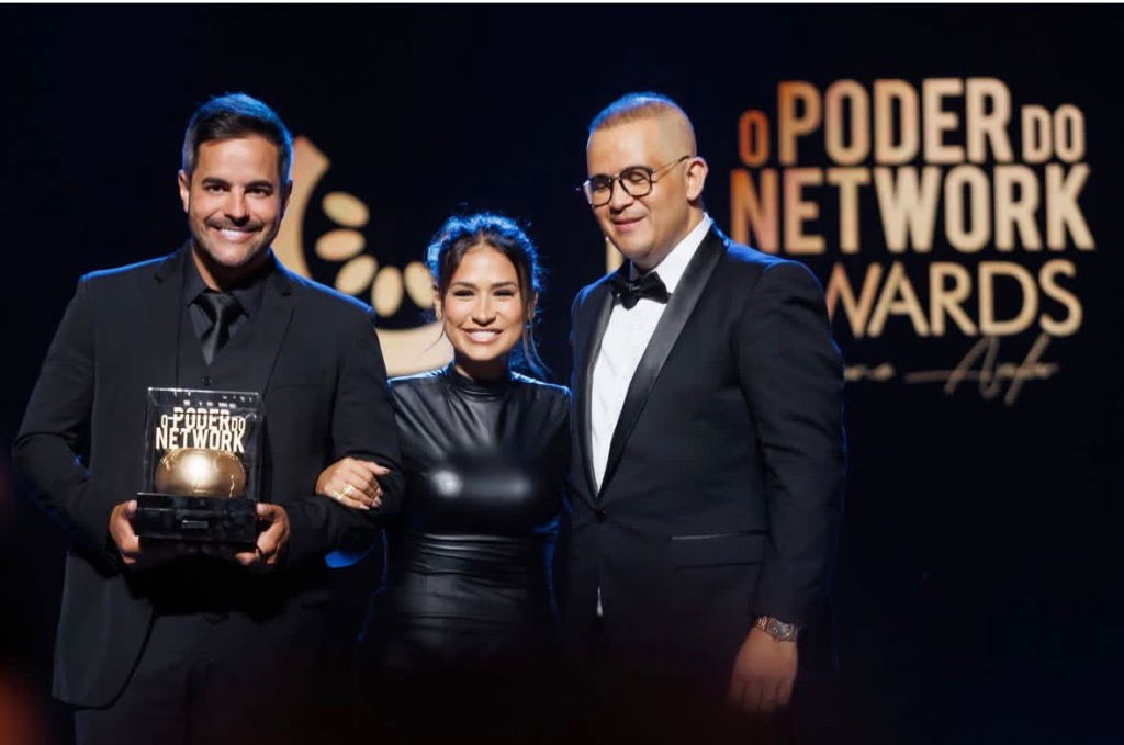 Primeira edição do poder do Network Awards reúne grandes nomes no Theatro Municipal de São Paulo.