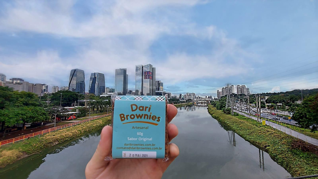 Da pequena São Borja, no Sul do Brasil, às feiras da Flórida: a história da brasileira por trás da Dari Bakery em Orlando.