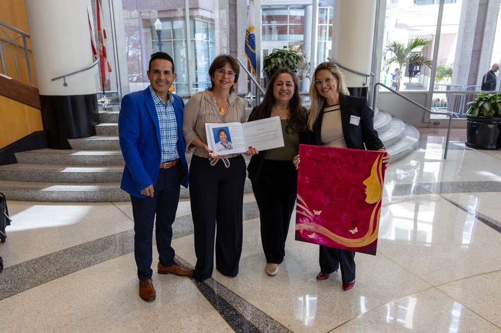 Homenageadas do prêmio internacional mulheres de liderança e coragem realizam visita institucional à prefeitura de Orlando.
