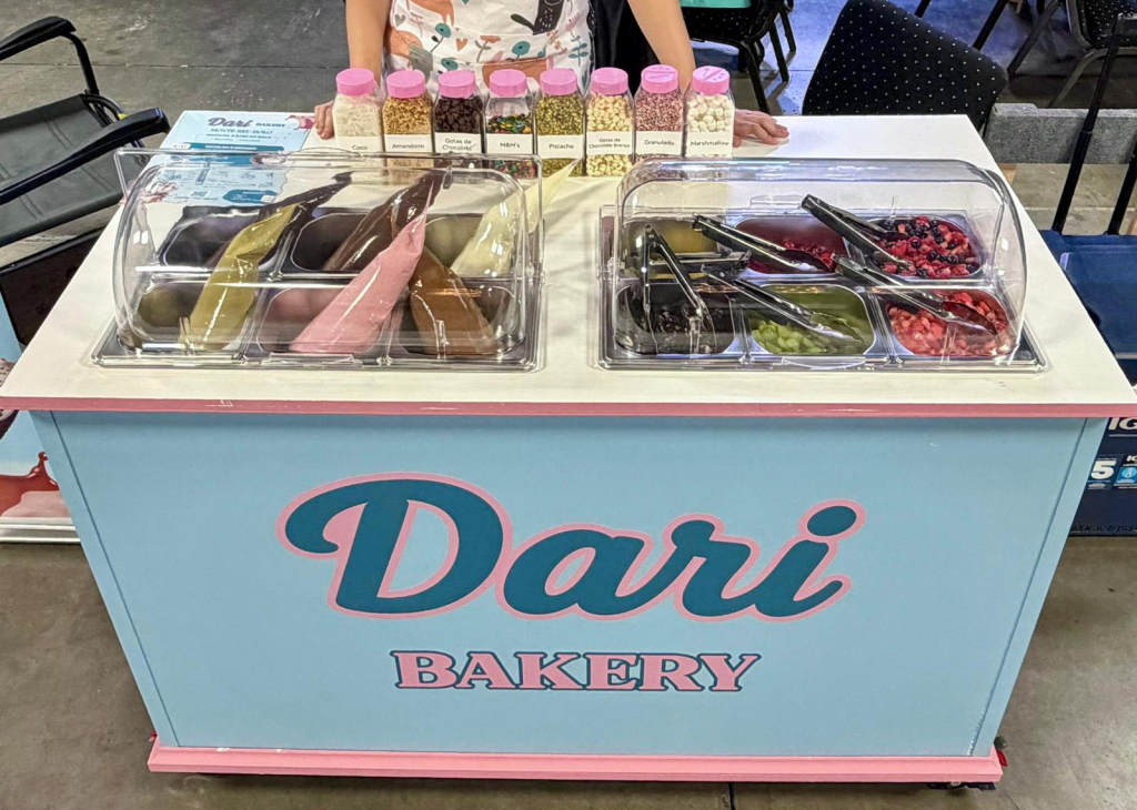 Da pequena São Borja, no Sul do Brasil, às feiras da Flórida: a história da brasileira por trás da Dari Bakery em Orlando.