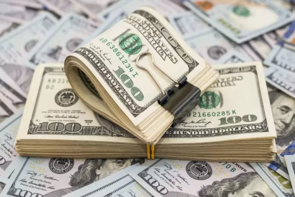 Dólar dispara 8,21% e Bolsa brasileira despenca após reeleição de Lula