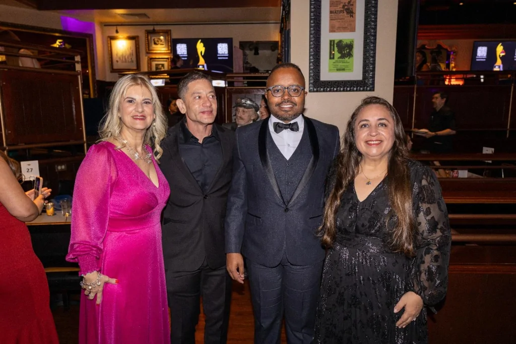 "Notáveis awards faz história como o primeiro prêmio brasileiro no Hard Rock Café, Times Square"