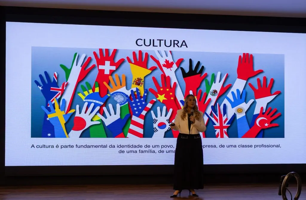 Primeira edição do Legal Talks USA promove acesso gratuito à informação e fortalece a comunidade imigrante na Flórida.